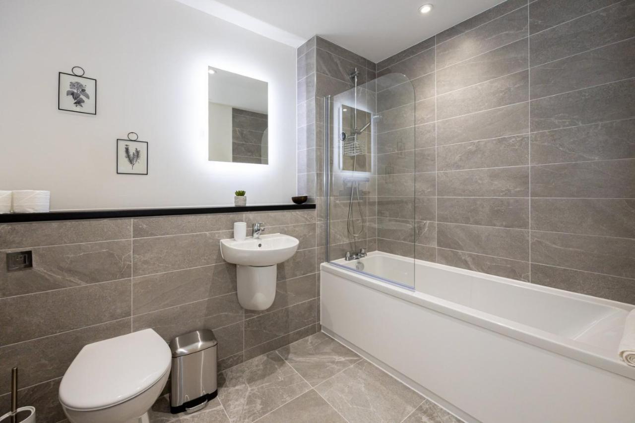 Guestready - A Modern Getaway In Vauxhall Ливърпул Екстериор снимка